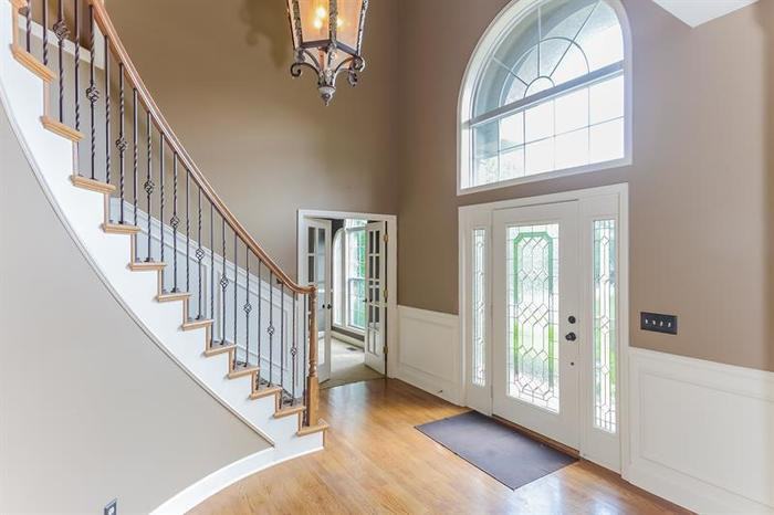 4230 Northeast Edmonson Court - Photo 2 of 29