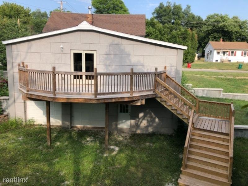 303 S 11th St - Photo 2 of 2