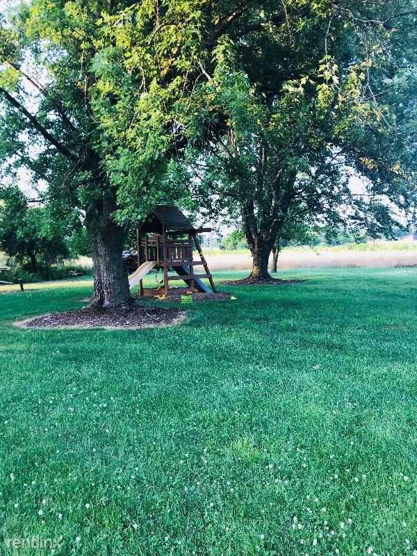 10718 Hudson Rd - Photo 3 of 22