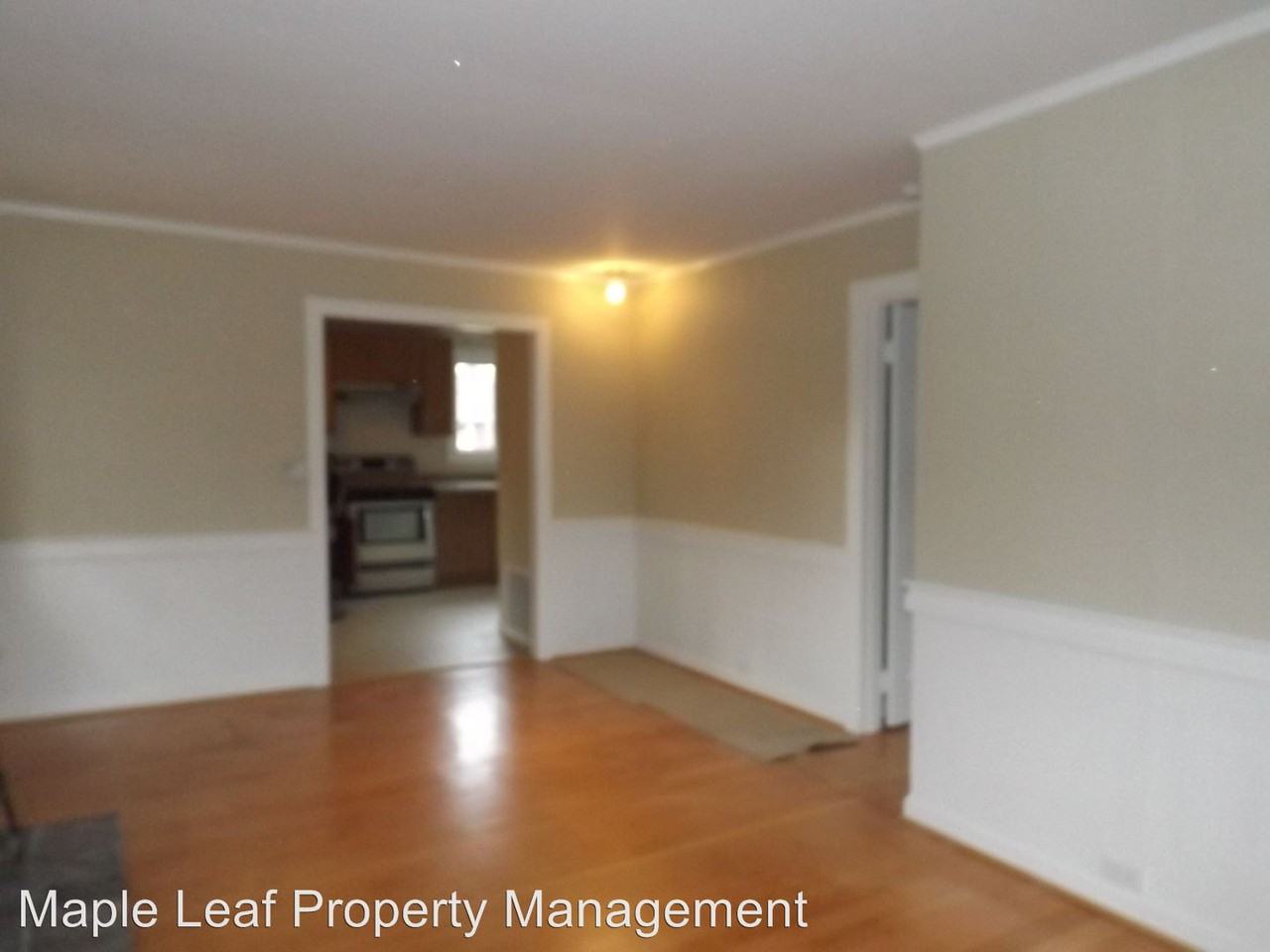 5725 26th Ave Ne - Photo 3 of 11