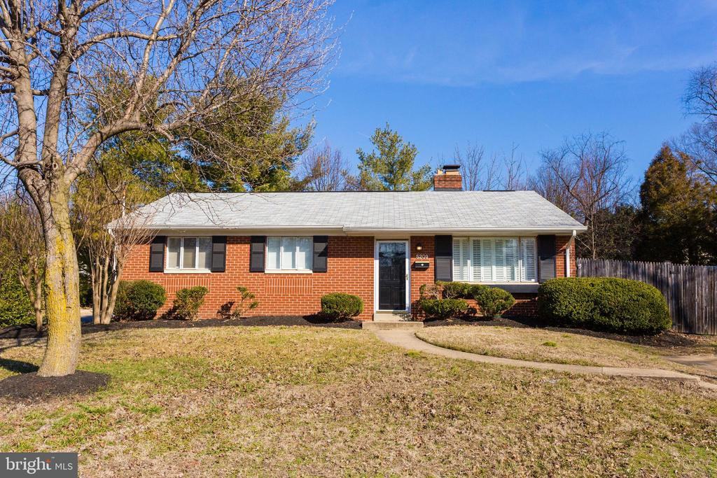 5209 Taney Ave - Photo 2 of 39