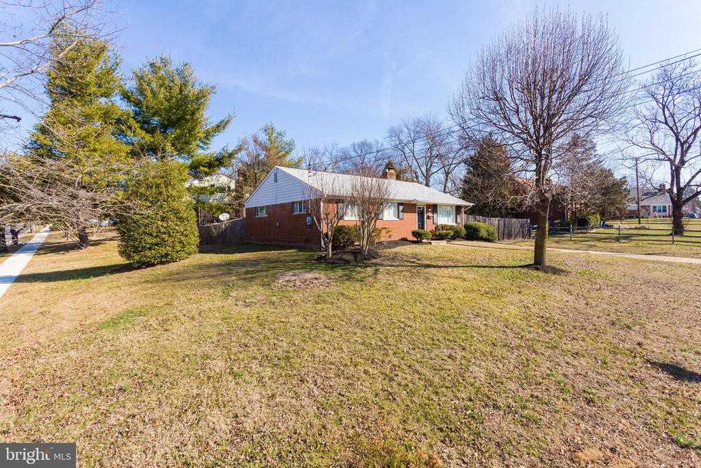 5209 Taney Ave - Photo 3 of 39