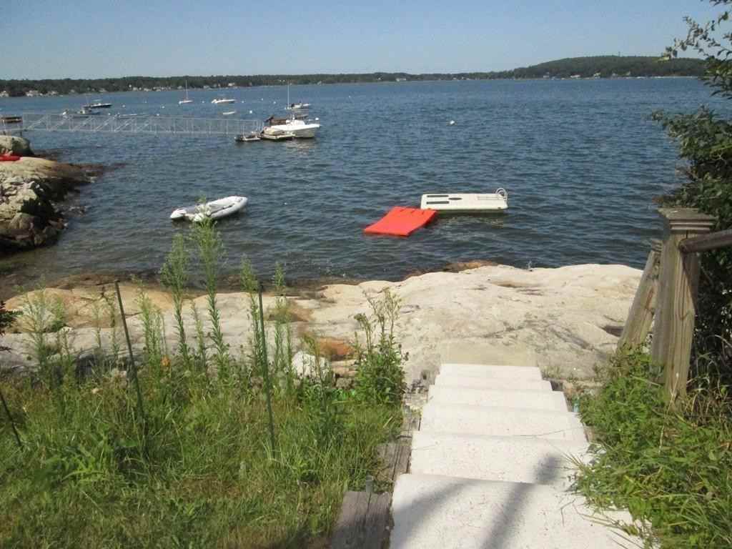 64 Shore Dr - Photo 3 of 39