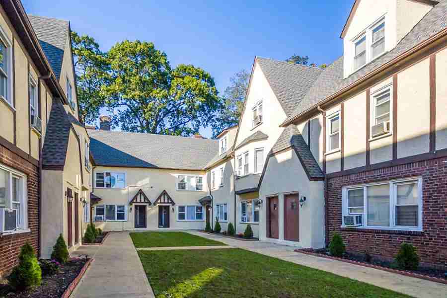 22 Pearsall Avenue #1B - Photo 3 of 4