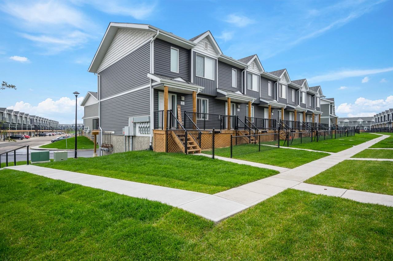 401 Athabasca Avenue - Photo 2 of 22