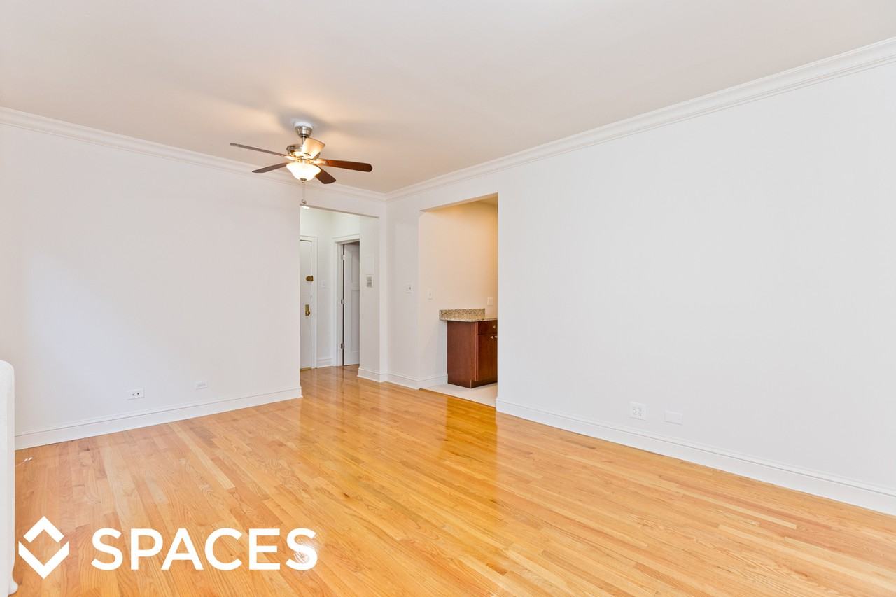 4250 Clark - Photo 3 of 5