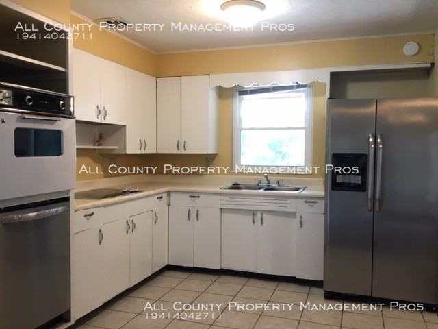 3103 Browning St - Photo 3 of 5