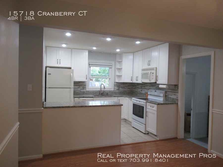 15718 Cranberry Ct - Photo 3 of 23