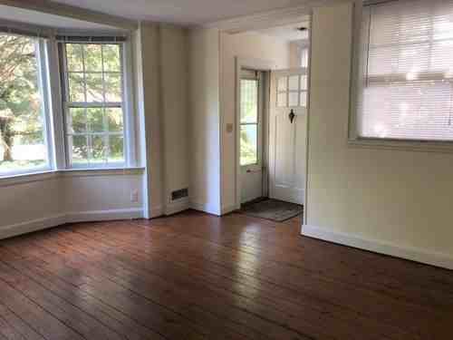 305 Main Street - Photo 3 of 8