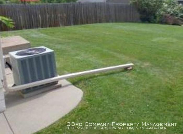 1652 Hoyt Avenue East - Photo 2 of 2