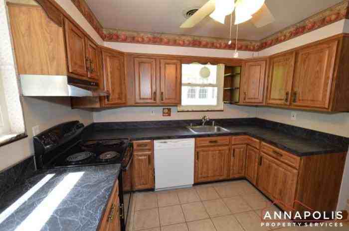 1008 Tudor Drive - Photo 2 of 23