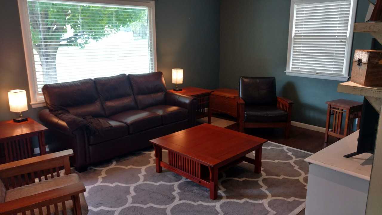 3390 Woodbine Ave Sw - Photo 3 of 24