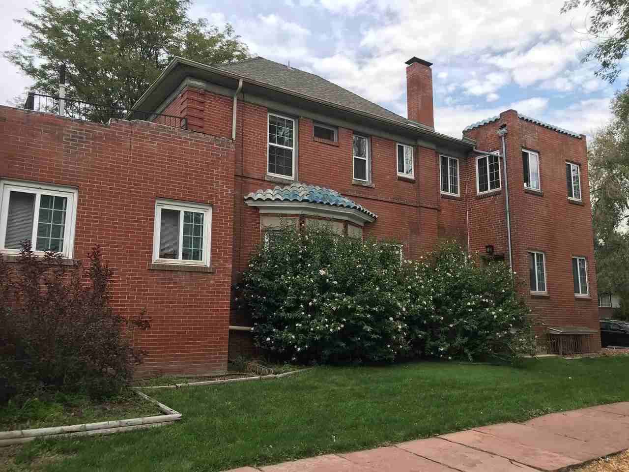 489 S Sherman St - Photo 2 of 3