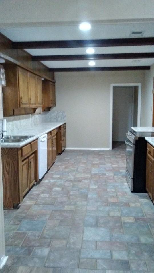 2703 S Murco Dr - Photo 3 of 11