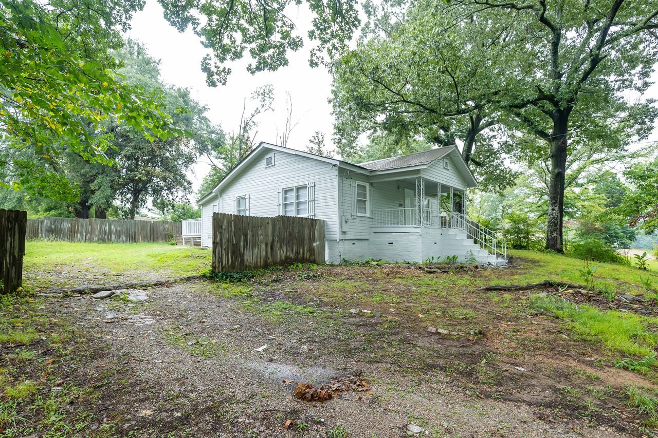 1715 K C Dement Ave - Photo 3 of 23