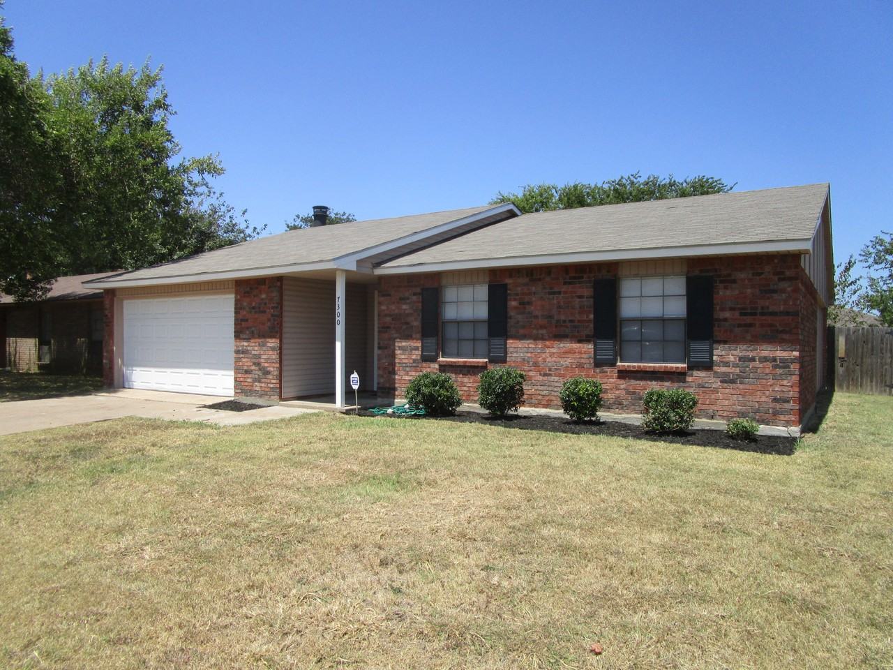 7300 Lea Pl - Photo 2 of 13