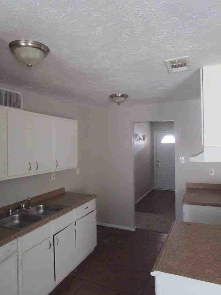 7300 Lea Pl - Photo 3 of 13