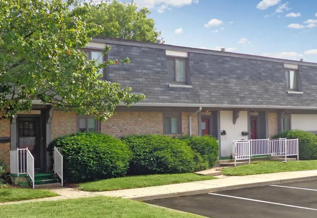 Nine Thousand Westfield Apartments 9000 Westfield Boulevard