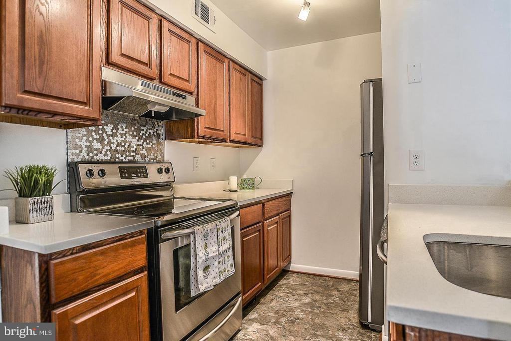 5790 Rexford Ct A - Photo 3 of 24