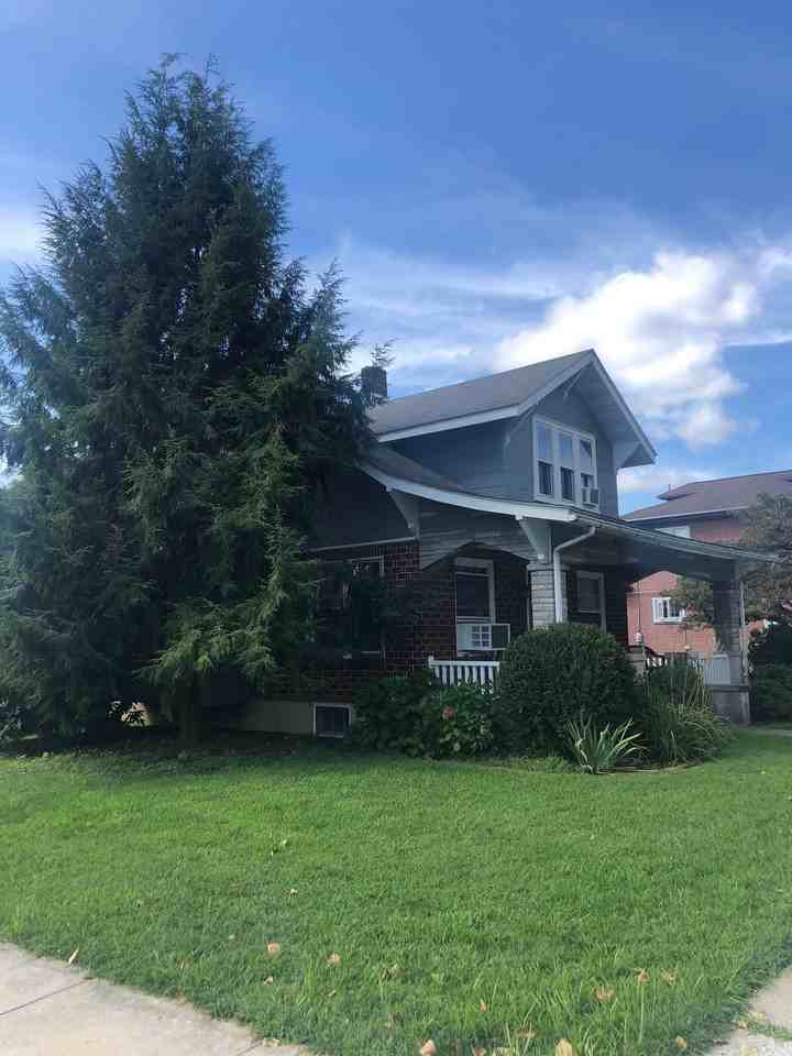 2102 Reading Avenue - Photo 3 of 11