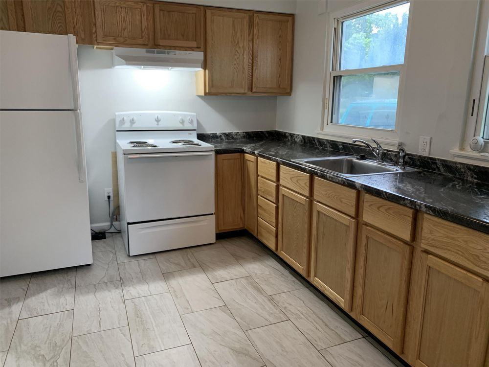 254 Lowell Road - Photo 3 of 11