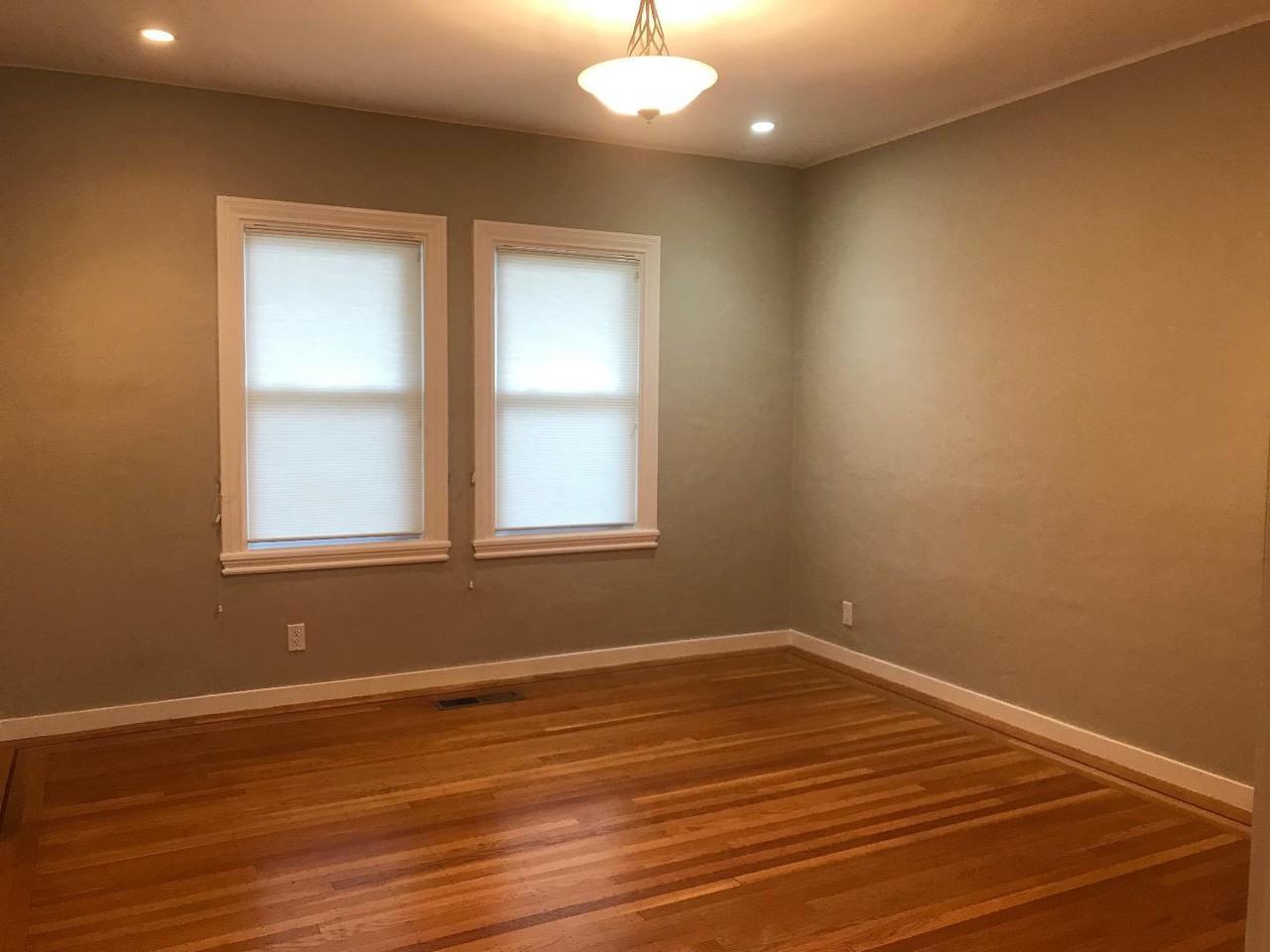 1112 Lincoln Ave - Photo 3 of 12