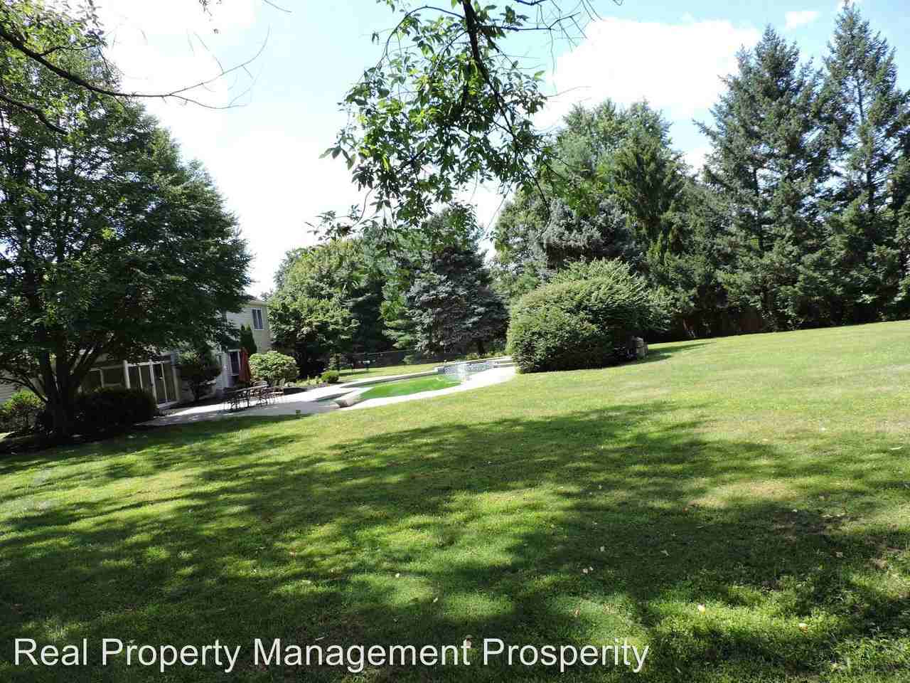 1440 Windrow Ln - Photo 2 of 10