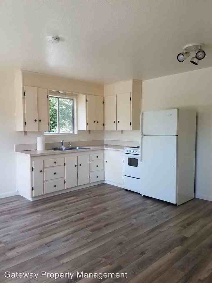 220 E WILSON ROAD - Photo 3 of 28