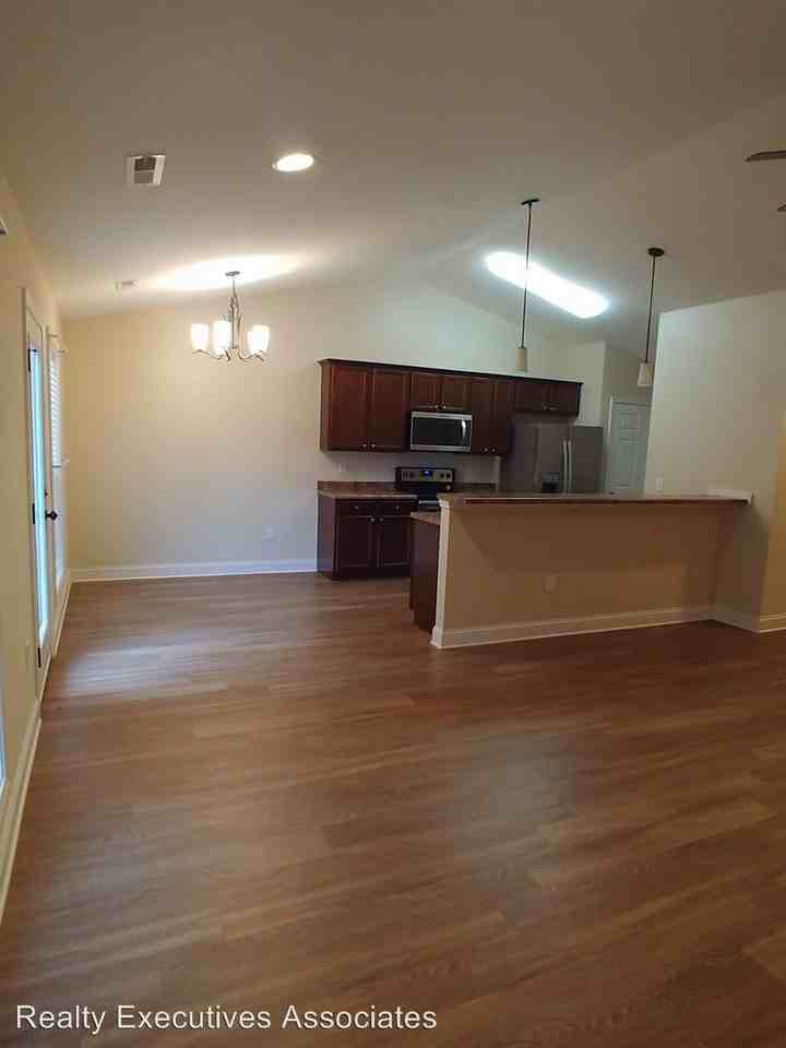 331 Franklin Meadows Way - Photo 2 of 16