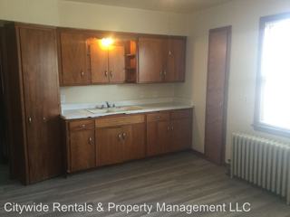 1513 W Walker St Milwaukee Wi 53204 3 Bedroom Apartment