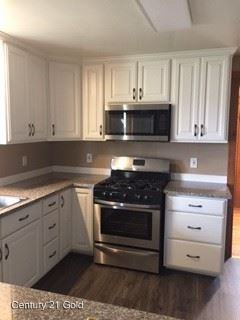 1075 Richmond Rd - Photo 3 of 10