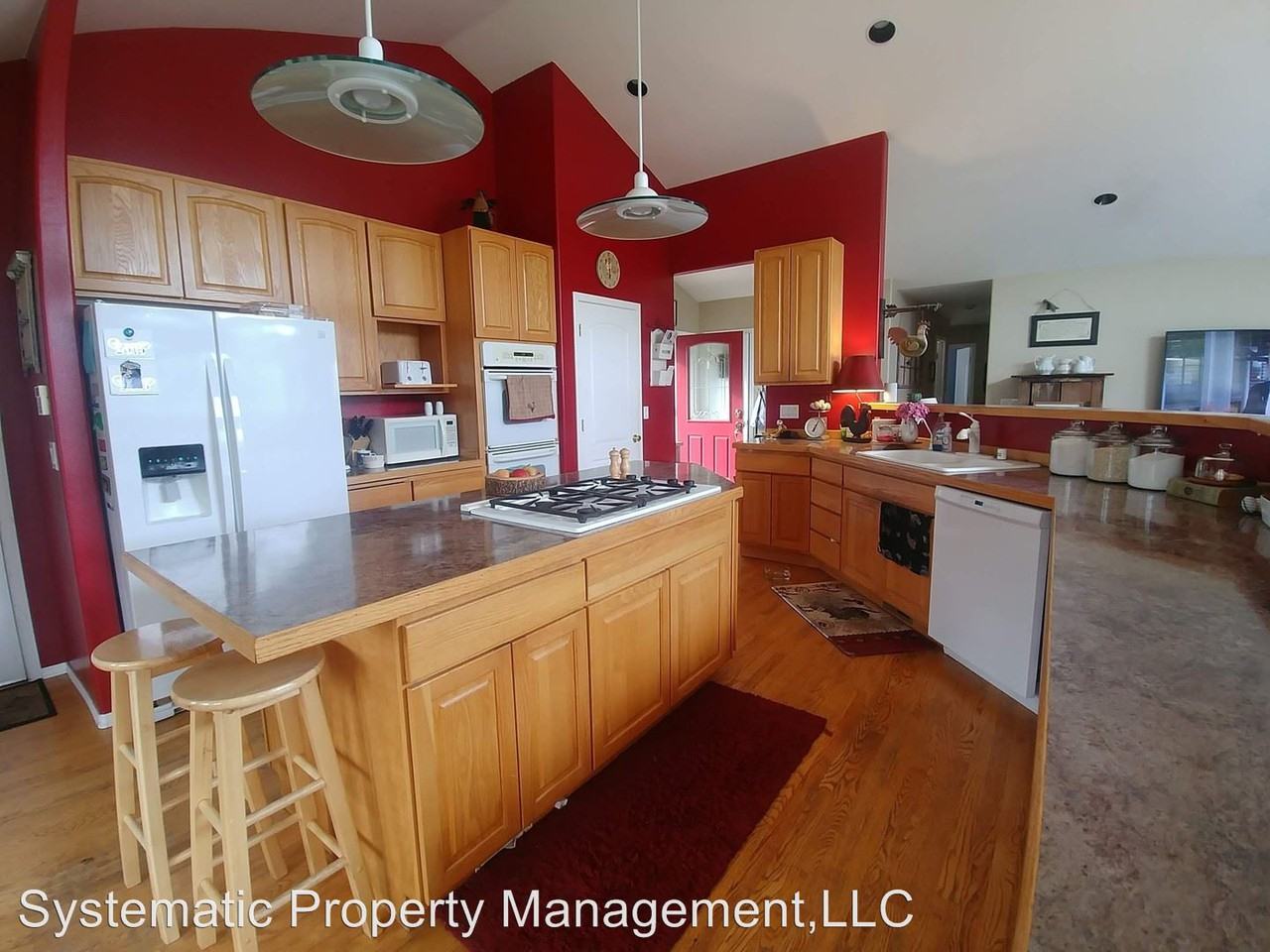 705 W Center St - Photo 3 of 27