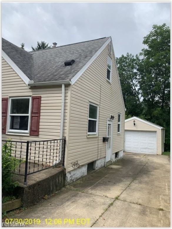 1612 Sunset Ave - Photo 2 of 9