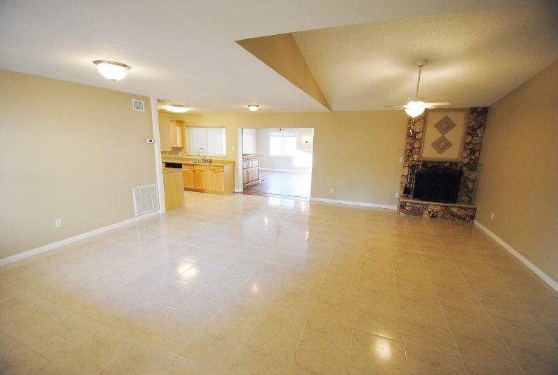 1137 Pheasant Cir - Photo 2 of 14