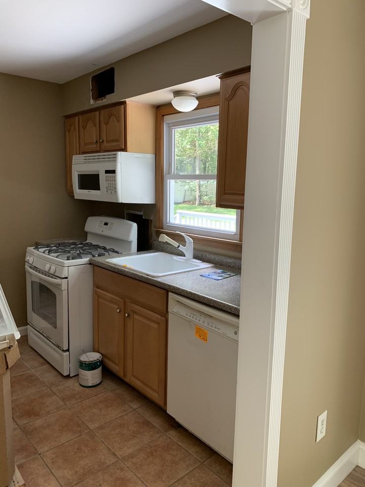 340 Manhattan Avenue - Photo 2 of 9