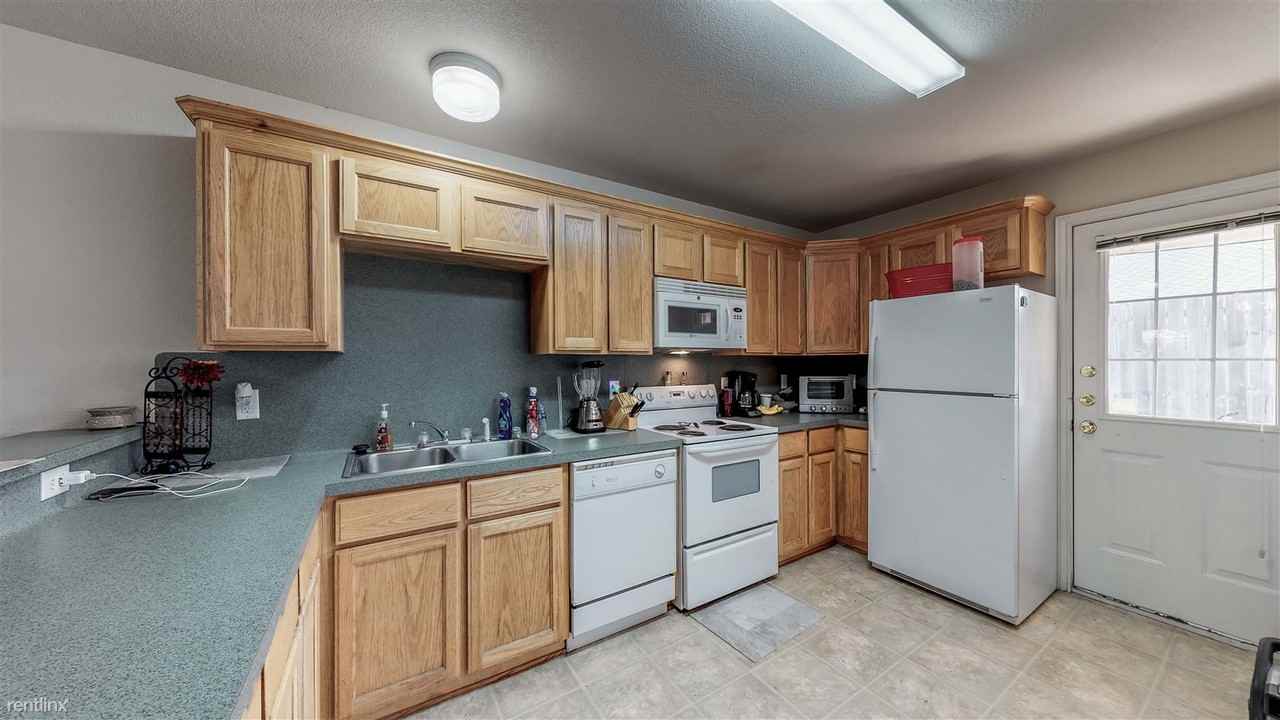 1005 Crepe Myrtle Ct - Photo 2 of 35