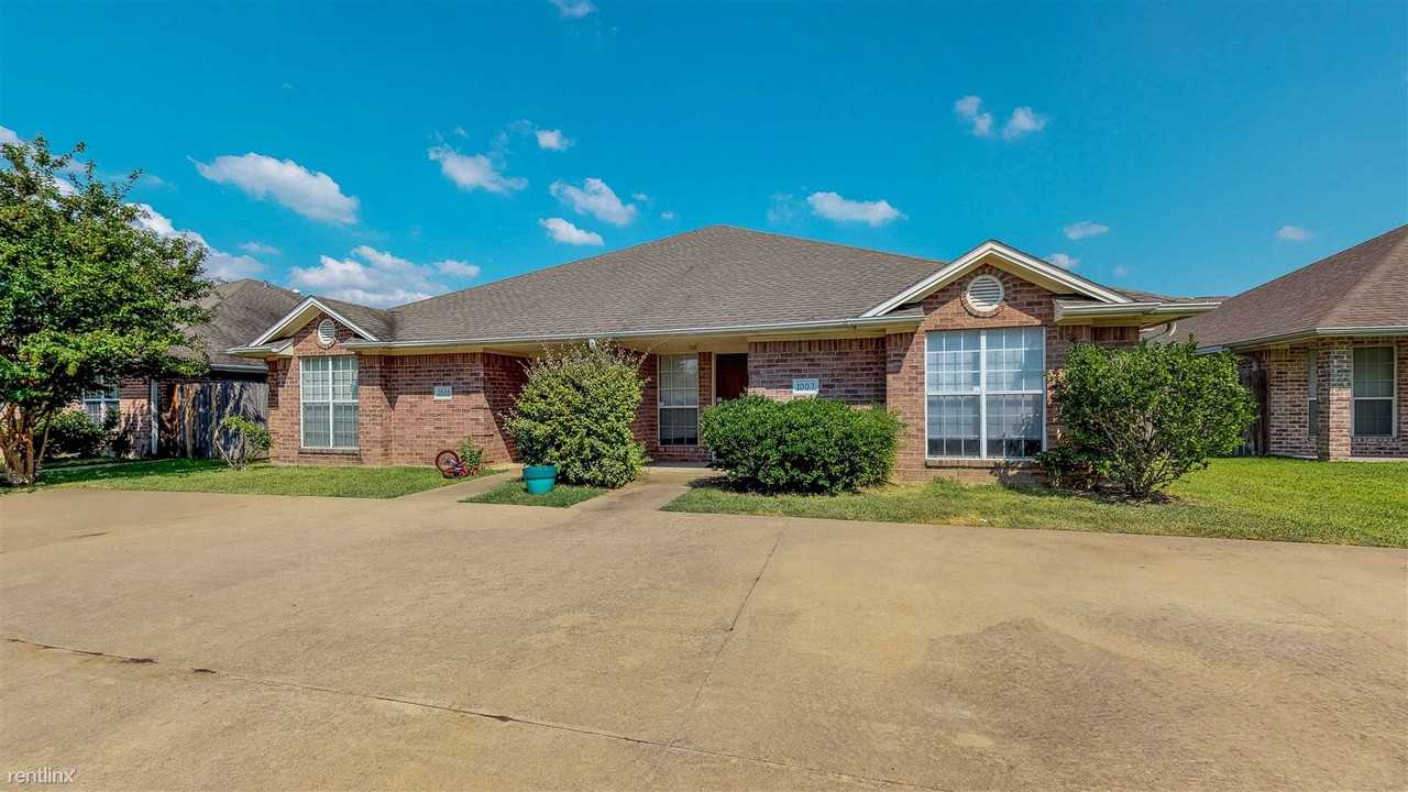 1005 Crepe Myrtle Ct - Photo 3 of 35