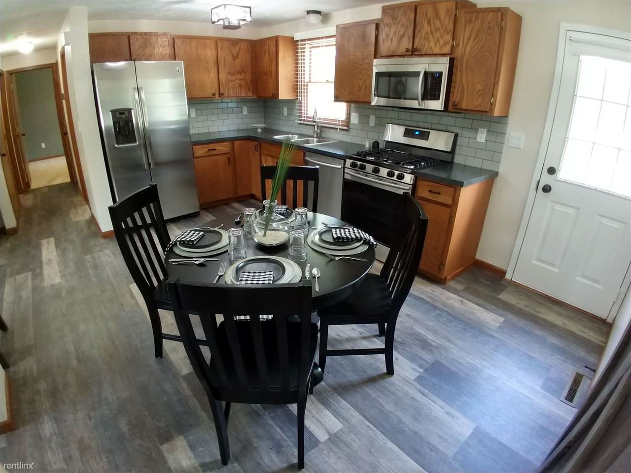 115 Rainbow St - Photo 2 of 17