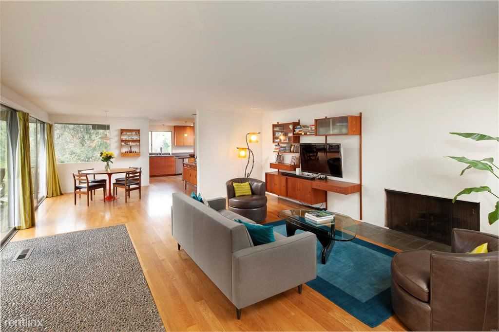 995 Ellington Ln - Photo 2 of 15