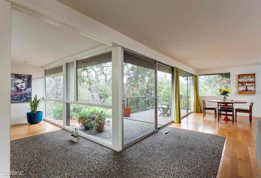 995 Ellington Ln - Photo 3 of 15