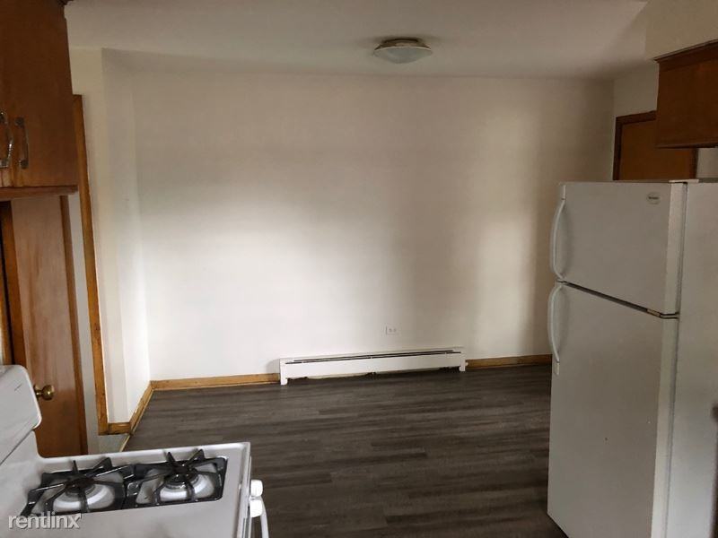 7412 W 63rd Pl 2e - Photo 3 of 11