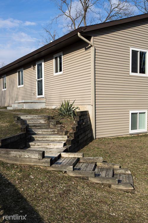 415 3rd St B - Photo 2 of 50