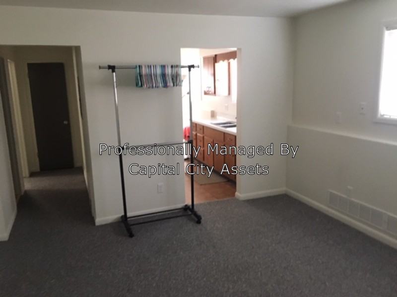2180 Meadowlawn Apt1 - Photo 2 of 3
