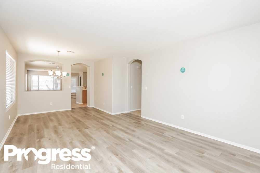 2013 N 108th Dr - Photo 3 of 18