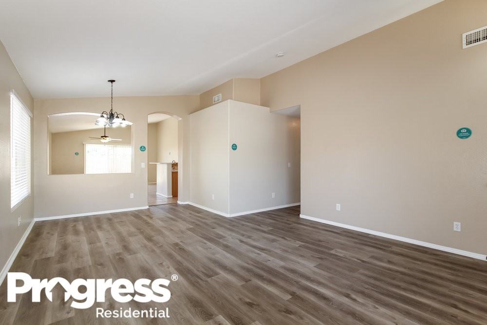 15339 W Evans Dr - Photo 3 of 16