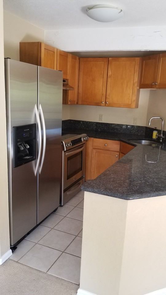 767 Poplar Avenue - Photo 3 of 14