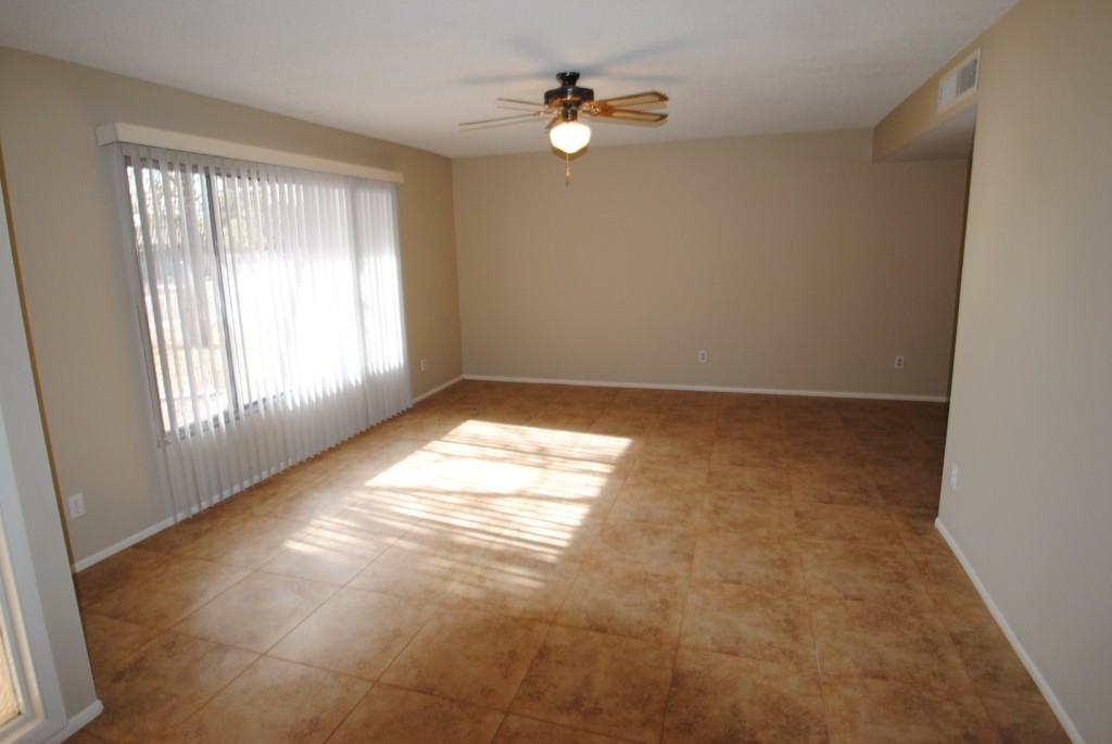 3520 W Banff Ln - Photo 3 of 16