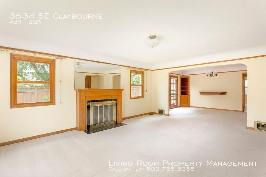 3534 Se Claybourne - Photo 2 of 15