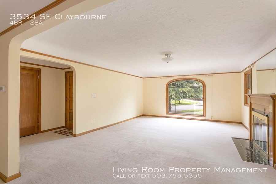 3534 Se Claybourne - Photo 3 of 15