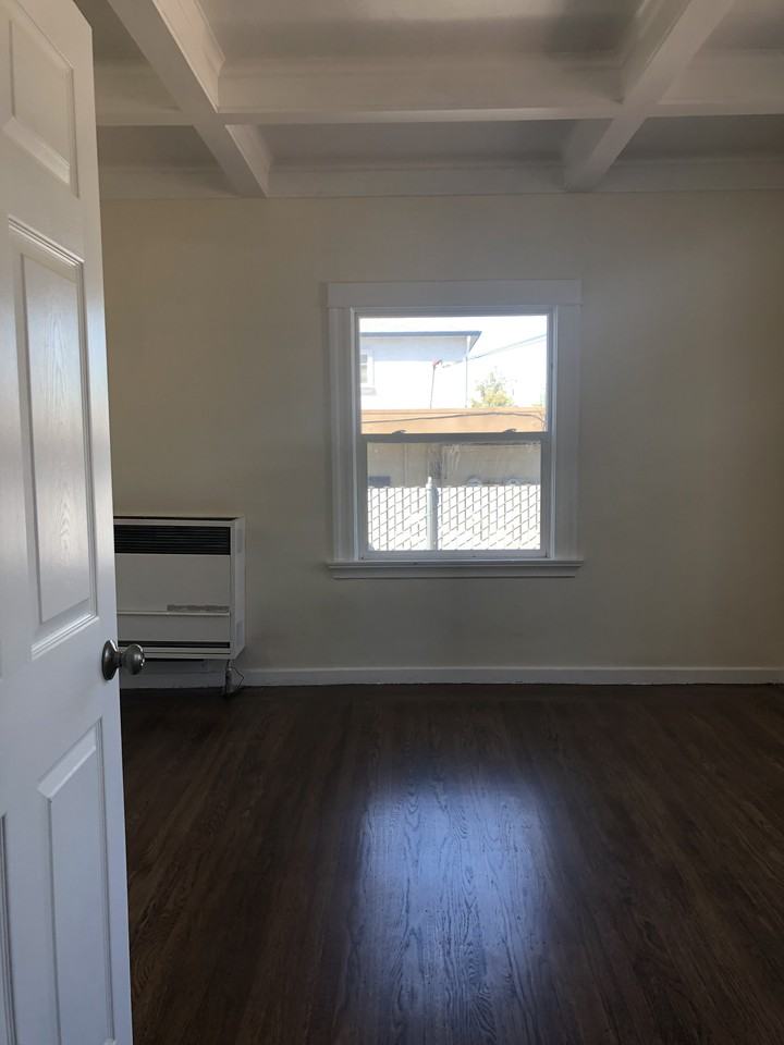 1826 62nd St #AB - Photo 2 of 6